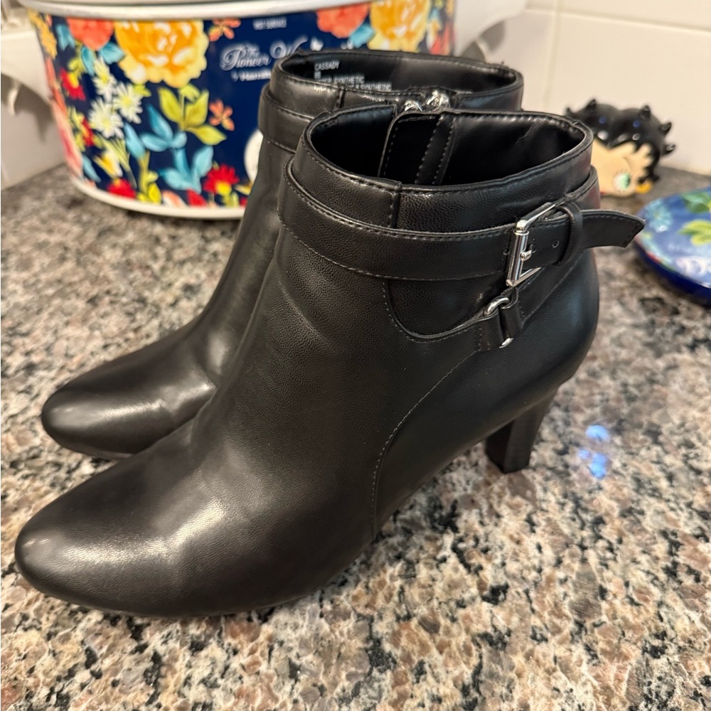 Elegant Black Chaps Ankle Boots
